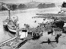 4 1. srpna 2014 Praha První vltavský parníkstvořily Jmenovala se Bohemia ahladinu Vltavy vkarlíně poprvé rozčeřila vroce 1841.