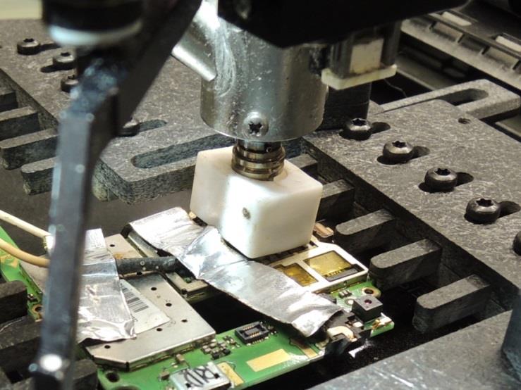 PÁJECÍ PASTA MATERIÁL Teplota tavení Automatické osazení čipu OSAZENÍ Množství tavidla Nerovnoměrný ohřev Povrchová úprava DPS Návrh plošných spojů ČIP LIDÉ Velká hmotnost pouzdra Vysoký vrchol