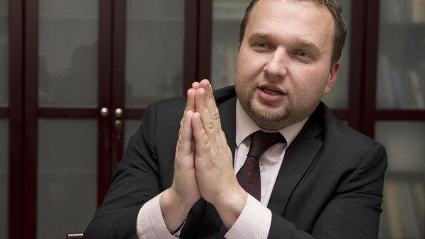 2016 STATISTICKÝ PŘEHLED, VÝHLEDY EU 28, AKTUALITY Světová produkce obilovin - přehled U pšenice se odhadovaná světová produkce zvýší o 31,8 mil.t na 732,3 mil.