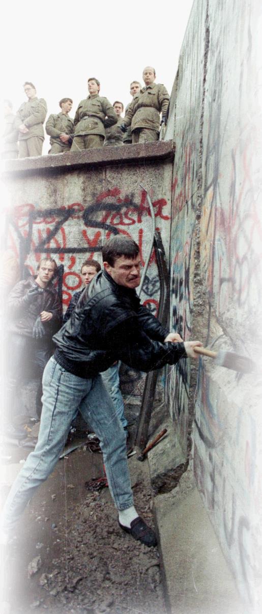 Začínají formální jednání o rozšíření Rozšíření schváleno na summitu v Kodani Deset nových členů EU: Česká republika, Estonsko, Kypr, Litva,