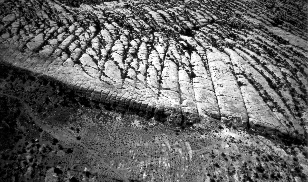 Pukliny, zlomy a