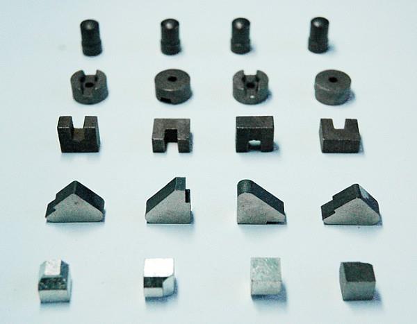 Výrobky práškové metalurgie Obr. 8.48 Srovnání maximálního energetického součinu (BH) max různých typů magnetických materiálů. 8.11.