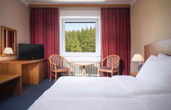 Orea Resort Horizont*** Železná Ruda Špičák Lokalita Resort se nachází na jižním svahu vrchu Pancíř v nadmořské výšce 1100 m v Chráněné krajinné oblasti Šumava.