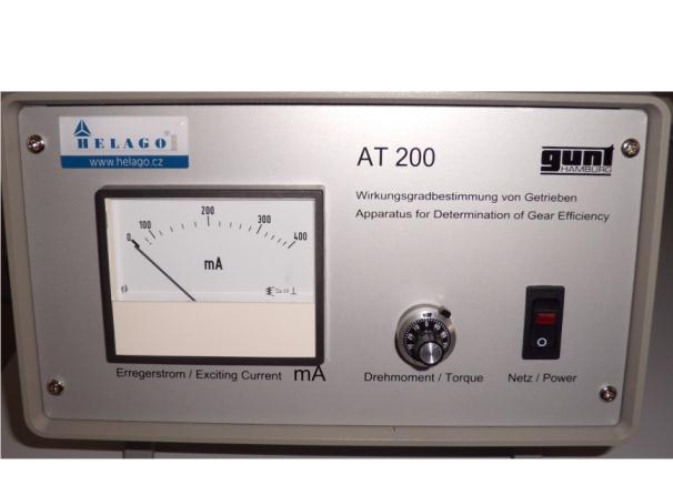 Materiály a metody 3 2 4 5 1 8 9 Obr. 3.5 Ovládací jednotky stanice AT200 7 6 a) b) Na obr. 3.5a je zobrazena ovládací jednotka elektromotoru. Pro zapnutí a vypnutí jednotky slouží vypínač (1).
