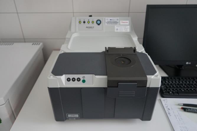 Přístrojové vybavení pracoviště ULO (Ultra Low Oxygen) boxy Výzkum nových technologií skladování ovoce v atmosféře s nízkým obsahem