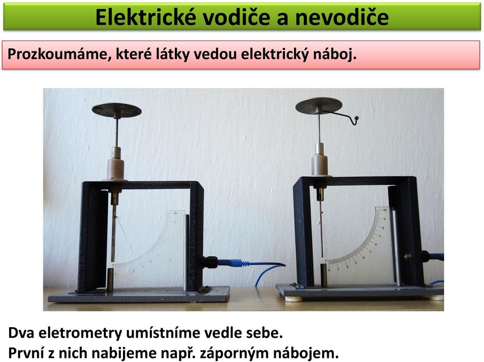 elektrický náboj.