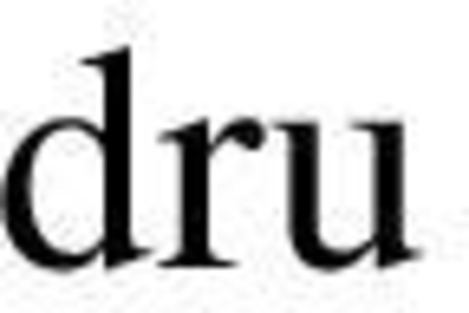 vlastnictví družstva a v uzavírání smluv o nájmu družstevních bytů (nebytových prostor), popř.