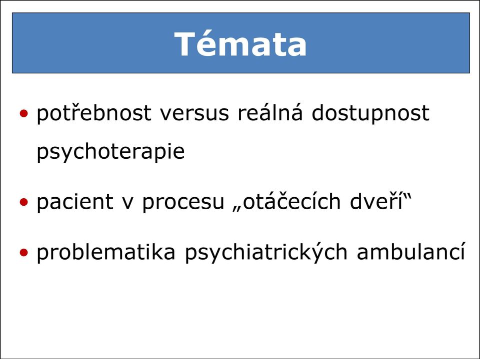 v procesu otáčecích dveří