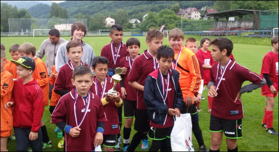 TABULKA Rk. Tým Záp + 0 - Skóre Body PK (Prav) 1. Benešov 18 14 0 4 101: 33 42 (12) 2. ROMA Děčín 18 10 3 5 67: 51 34 1 (6) 3. Malšovice 18 9 2 7 83: 78 30 1 (5) 4.