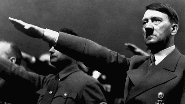 VŮDCOVSKÝ PRINCIP PĚSTOVÁNÍ KULTU OSOBNOSTI VOŽĎ STALIN DUCE MUSSOLINI http://www.i60.cz/obrazky/velke/mussolini_201210272114530.jpg FÜHRER HITLER CAUDILLO FRANCO http://upload.wikimedia.