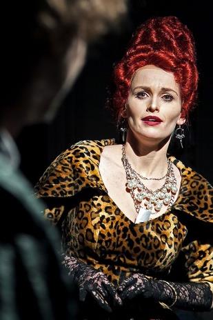 Překlad: Martin Hilský Dramaturgie: Alžběta Matoušková Scéna a kostýmy: Marta Roszkopfová Hudební a zvukový design: Benoit Bories Režie: Michal Bureš Osoby a obsazení Premiéra: 23. 3.