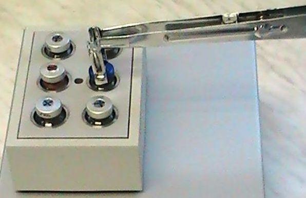 Používané lahvičky Mag3: průměr 23,4 mm, zanořená výška 37,0 mm, celková výška 50,1 mm Technescan Mag3: průměr 22,2 mm, zanořená výška 42,5 mm, celková výška 56,1 mm Technescan sestamibi: průměr 23,9