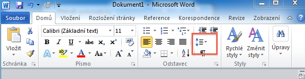 ŘÁDKOVÁNÍ V ODSTAVCI Řádkováním můžeme zvětšovat nebo zmenšovat mezeru mezi řádky. Na kartě Domů klepněte ve skupině Odstavec na tlačítko Řádkování aktuální řádkování.