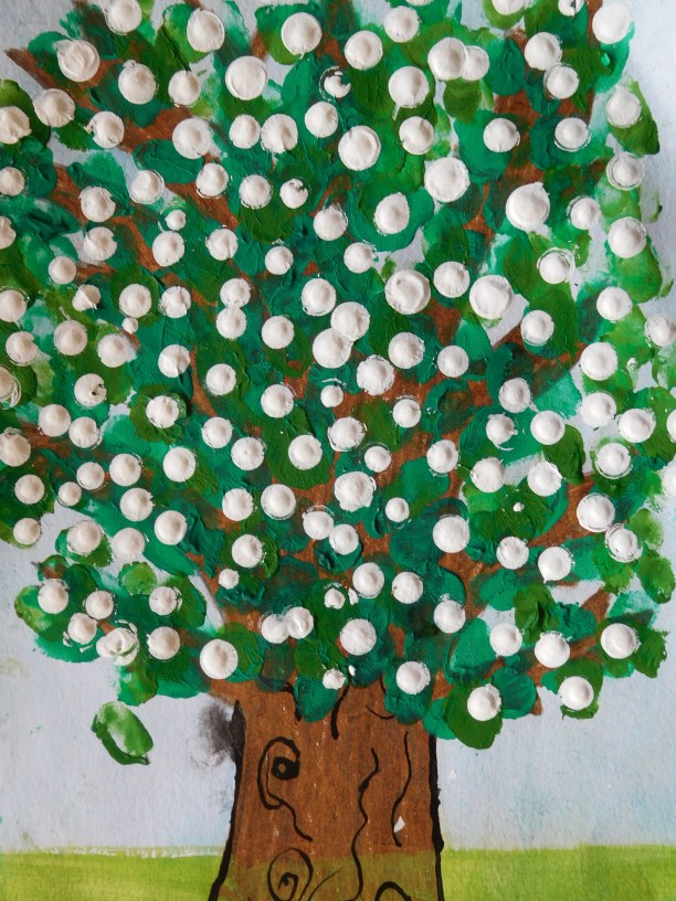 S T R Á N K A 4 Š K O L Á Č E K Vyplatí se nám třídit odpadky První ročníky se zúčastnily výjezdního pořadu Recyklace hrou.