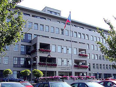 Nebudete-li s výsledkem řešení podnětu, připomínky nebo stížnosti spokojeni, můžete se obrátit na nadřízené instituce a organizace.