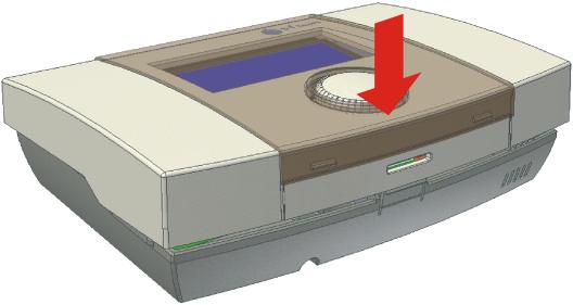 Stlačte kryt pro uzavření 8.6 Elektrické připojení k modulu regulace ecomax Panel ecoster200 může být napájen +5V nebo +12V, v závislosti na typu modulu regulátoru ecomax.