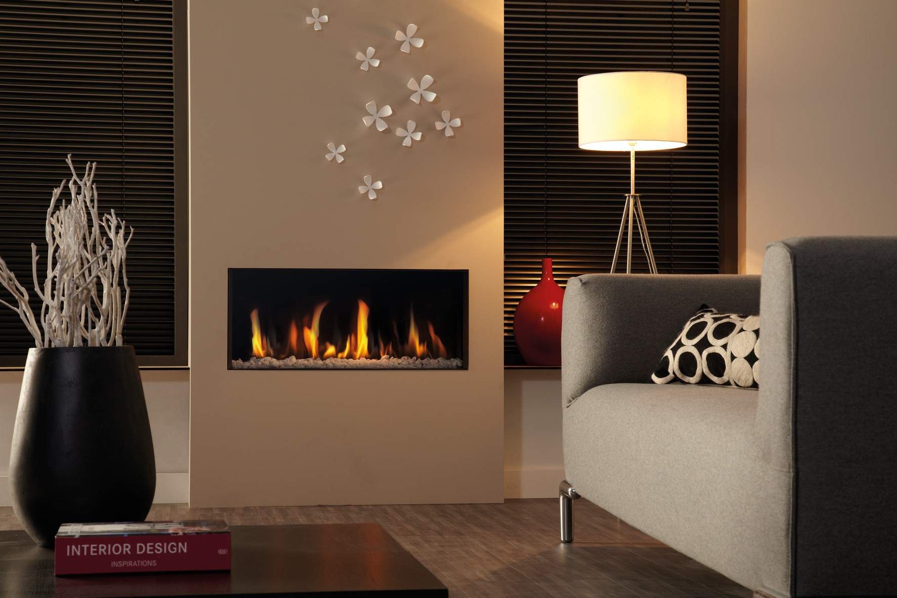 dru ROVNÉ KRBY METRO 80XT Eco Wave Značka: DRU /Holandsko/ Umístění: určeno k obezdění Palivo: Zemní plyn nebo LPG Výkon: 5,4 kw Spalovací systém: uzavřený Účinnost: 84% Nutný typ komínu: