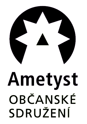 Poté rozdá skupinám popis vztahu buku, mykorhizní houby a norníka, který je přílohou k této metodice.