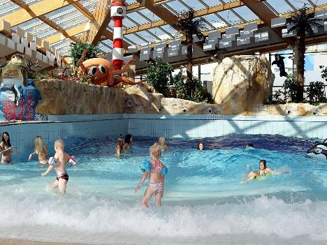 1 noc v Aquapalace Hotel Prague = 2 dny zábava 102 EUR / dvoulůžkový pokoj (možnost přistýlky pro dítě do 5,99 let zdarma, pro dítě do 12,99 let