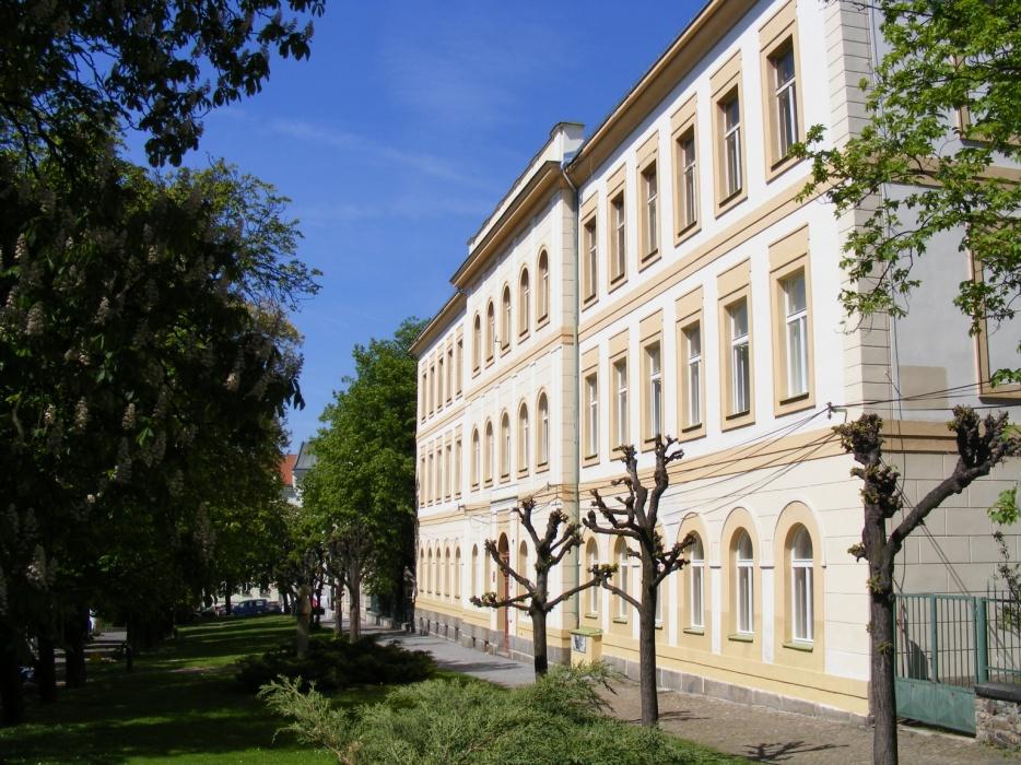 067, IČ: 000 66702 www : www.szs.pb.