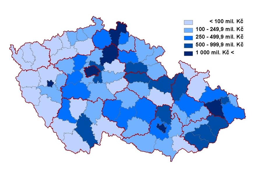 a dosahuje 7 % v automobilovém průmyslu, resp. 4 % ve strojírenství.