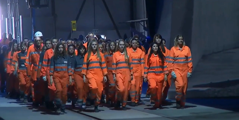 Tunel ve Švýcarsku: Orwell 1984, tři šestky a tři sedmičky, pentagram, satanismus, Melek Taus, sluníčkáři a restart lidstva.