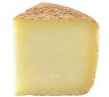 ITALSKÉ SÝRY POLOTVRDÉ A TVRDÉ SÝRY 539805 Asiago 45% kráva ks 250g 12ks tvrdý polotučný sýr vyrobený z kravského mléka, typický pro náhorní plošinu Asiago, má jemnou pravidelnou kůru, kompaktní