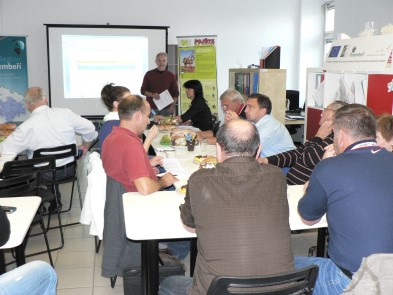 13 ZREALIZOVANÝ PROJEKT MAS MAS JAKO NÁSTROJ SPOLUPRÁCE OBCÍ PRO EFEKTIVNÍ CHOD ÚŘADŮ Registrační číslo projektu: CZ.1.04/4.1.00/B6.