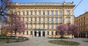 DOMOVSKÁ INSTITUCE Masarykova univerzita sídlí v Brně a v současnosti je: jednou z nejrychleji rostoucích a nejžádanějších univerzit ve střední Evropě; vzdělává více než 44 300 studujících; v roce