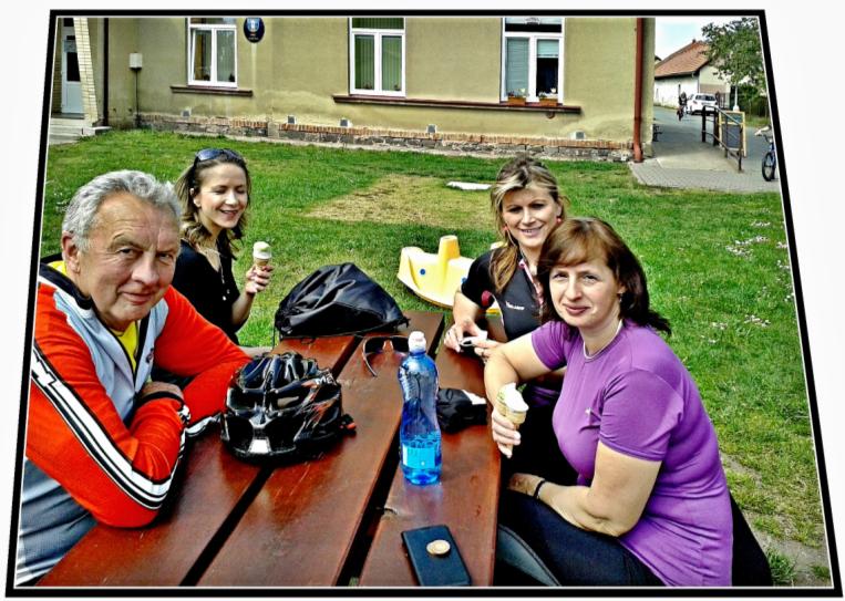 darovat nejen plnou krev, ale i například krevní plazmu, která se ovšem může darovat častěji než plná krev, tak stanovujeme pravidlo, že za jednoho člověka je možno započítat max.