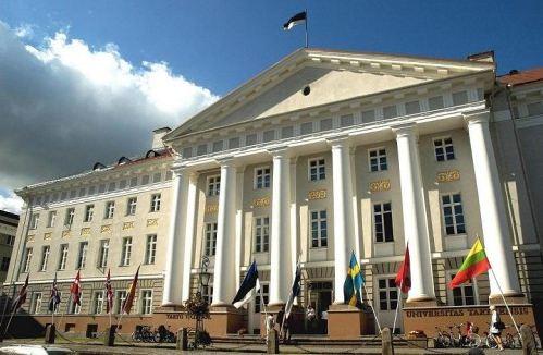 ERASMUS možnost studia v zahraničí možnost studia na univerzitách v zemích Evropské unie v rámci programu Erasmus podle specializace volba jednoho z 38 zahraničních pracovišť v 21 státech, se kterými