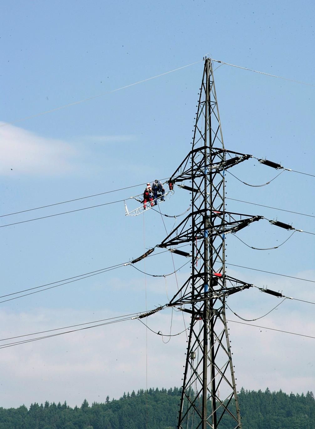 Významné projekty rekonštrukcie 110kV vedení Horná Ždaňa - Žarnovica rekonštrukcia 2x110kV vedenia Kysucké Nové Mesto Čadca rekonštrukcia 2x110kV vedenia Lučenec, Rimavská Sobota, Fiľakovo