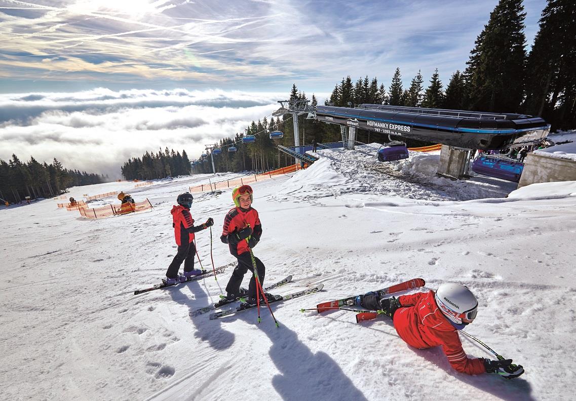 Úpou Východní Krkonoše 41 km sjezdovek na 1 skipas v 5 vzájemně propojených areálech Nejdelší sjezdovky, široké a mírné svahy i dětské lokality