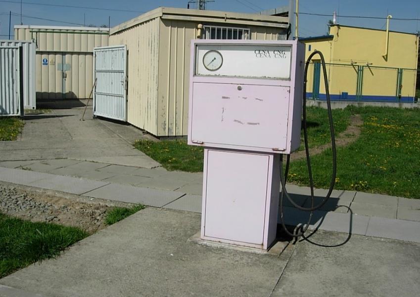 Plnící stanice Dodavatel SEKO Novosedlice Kompresor Sulcer Burckhard výkon 322 m 3 /h Sušička plynu,