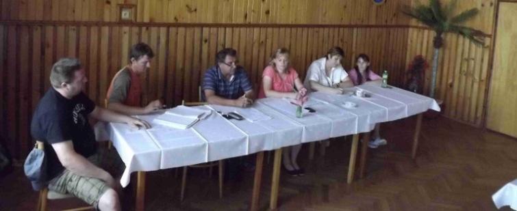 Vojtíšková seznámila s vyhláškou 1/2016 o stanovení koeficientu pro výpočet daně z nemovitých věcí. Koeficient zůstává v dosavadní výši 1,5. Platnost vyhlášky bude od 1. 1. 2017. 3.
