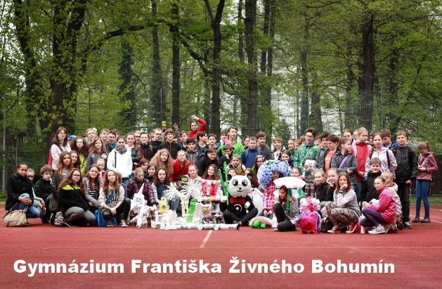 Mezinárodní kampaň Litter Less 2015/2016 Název kampaně: Litter Less 2 Téma naší kampaně: Snížení spotřeby plastových kelímků z nápojových automatů na naší škole Ekotým do naší kampaně se zapojil celý