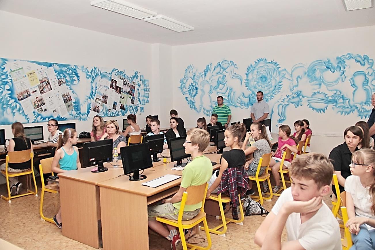 Ve dvou soutěžních dnech se u klávesnic vystřídalo téměř 120 žáků.