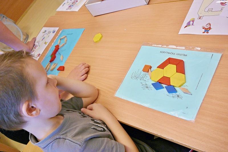 symbolické klíče od naší školy. Ti nejlepší, kteří se zúčastnili minimálně pěti setkání, byli odměněni malými dárky.