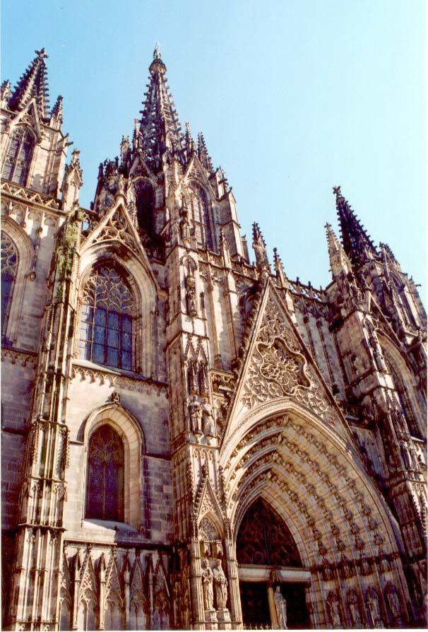Gotický sloh Gotika vznikla zhruba v polovině 12. století 