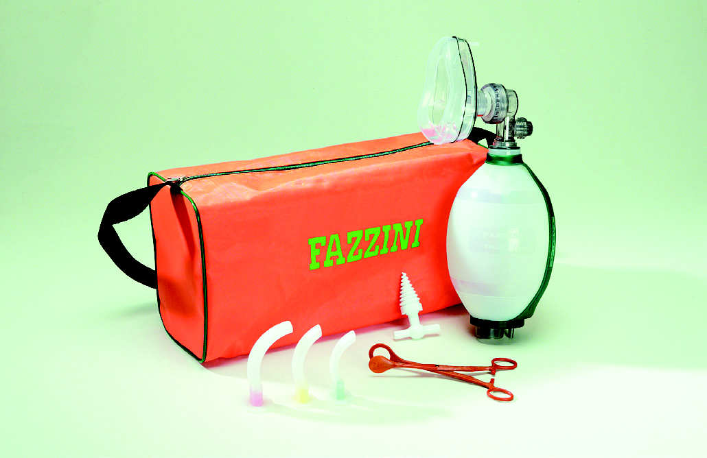 5 l, con manometro e riduttore, Pallone per rianimazione in silicone autoclavabile, 3 maschere in silicone autoclavabili, 3 cannule di Guedel, Tiralingua Apribocca elicoidale. complete with: 0.