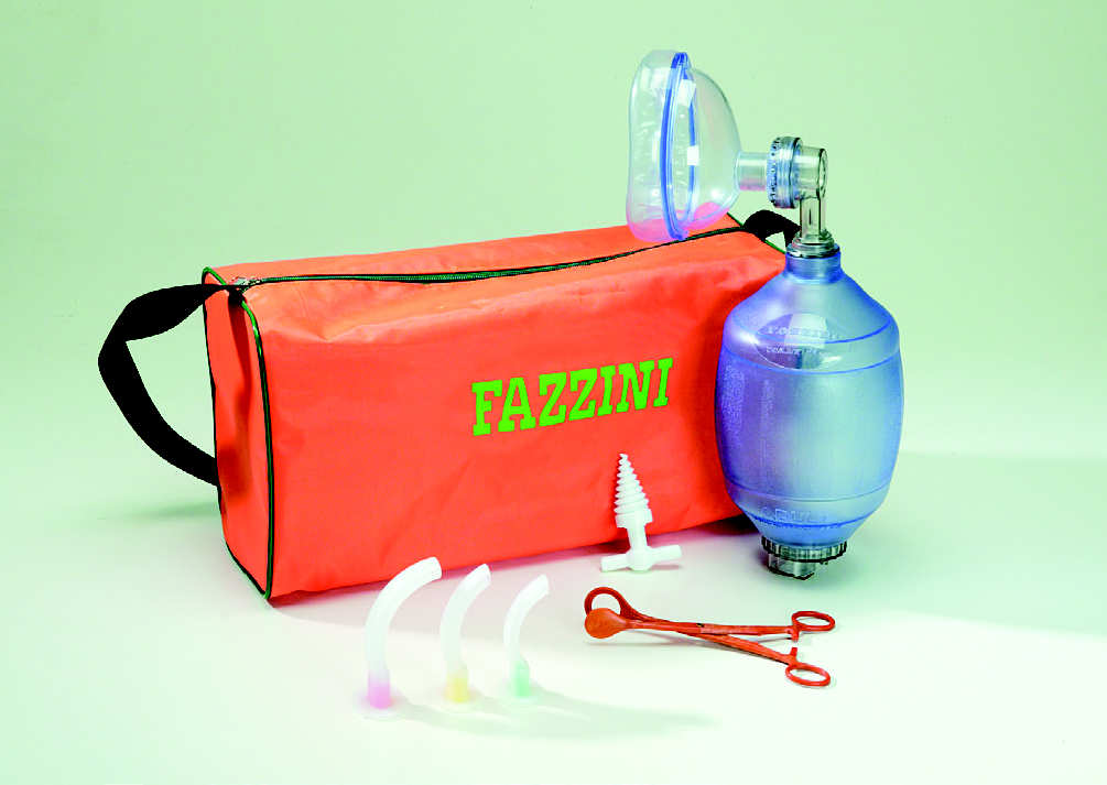 Bolsa de transporte de PVC, completa con: Tiralenguas, Abrebocas helicoidal. 1 2 3 09.