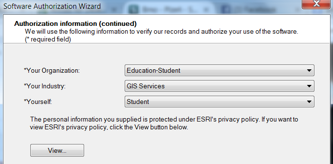 Necháme zaškrtnuté políčko I have installed my software and need to authorize it. a dáme tlačítko Další. V dalším okně necháme zaškrtnuté první políčko Authorize with ESRI now using the Internet.