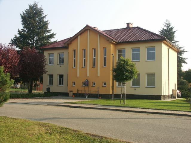 Pošta Pošta pro obec Lodín se nachází v obci Nechanice. Lékař Lékař se nachází v obci Nechanice.