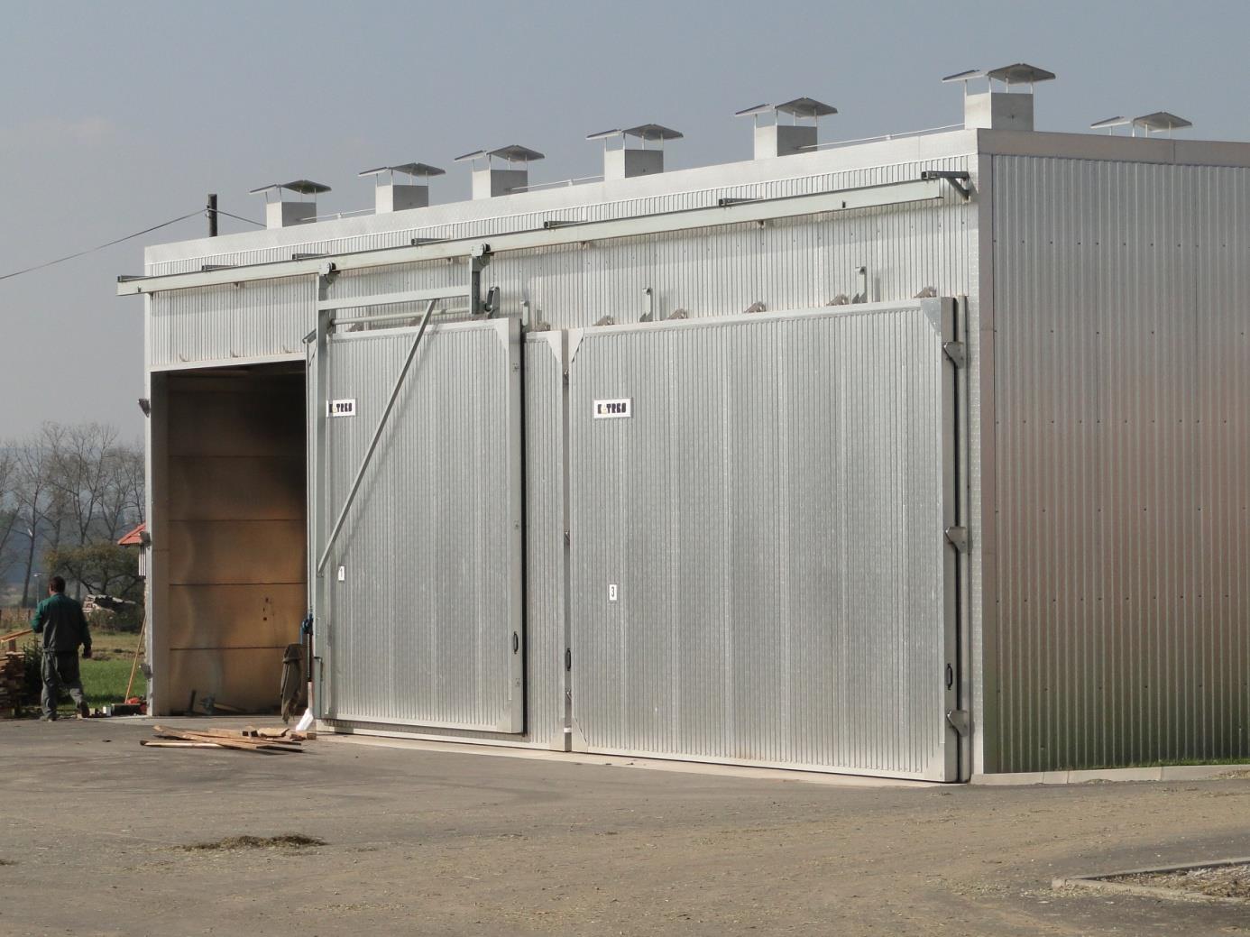 Využití veškeré přebytečné tepelné energie sušárna dřeva pro sousední pilu
