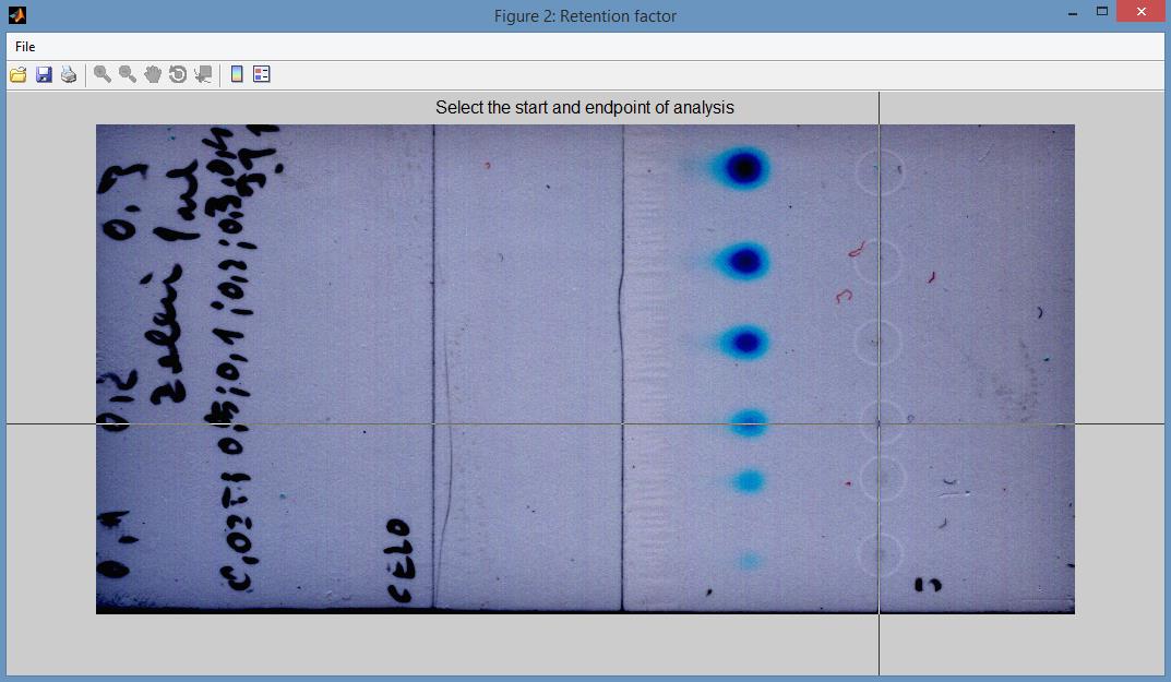 V případě určování retenčního faktoru jedním kliknutím označíme pozici startovní linie, druhým místo, kam doputovala mobilní fáze.