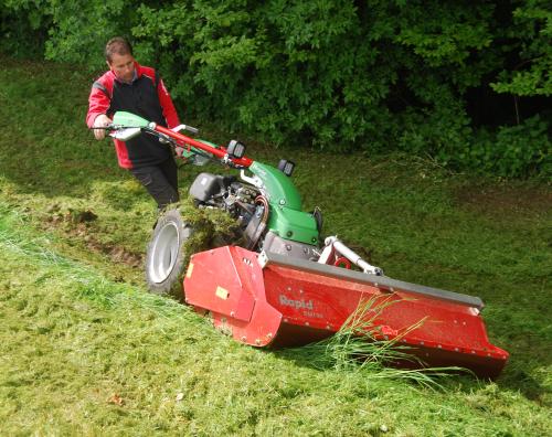 Vedle klasických jednoosých nosičů nářadí s hydrostatickými převodovkami a přídavného nářadí Rapid zahrnuje výrobu zemědělských vozidel a zakázkovou výrobu.