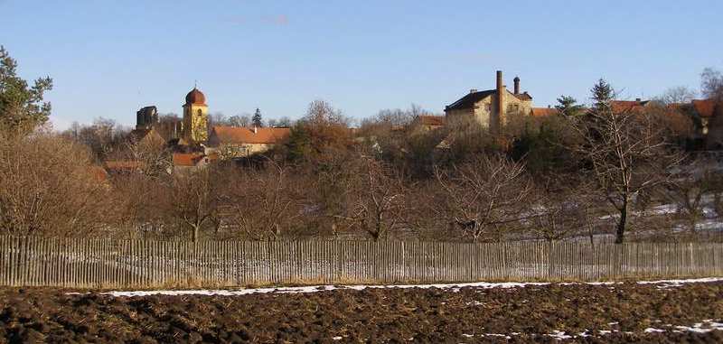 INFORMAČNÍ LIST ZASTUPITELSTVA MĚSTYSE PANENSKÝ TÝNEC Pro občany městyse výtisk zdarma Říjen 2014 Slovo starosty Vážení občané, Tak a už zase nazrál den, kdy se spolu opětovně prostřednictvím tohoto