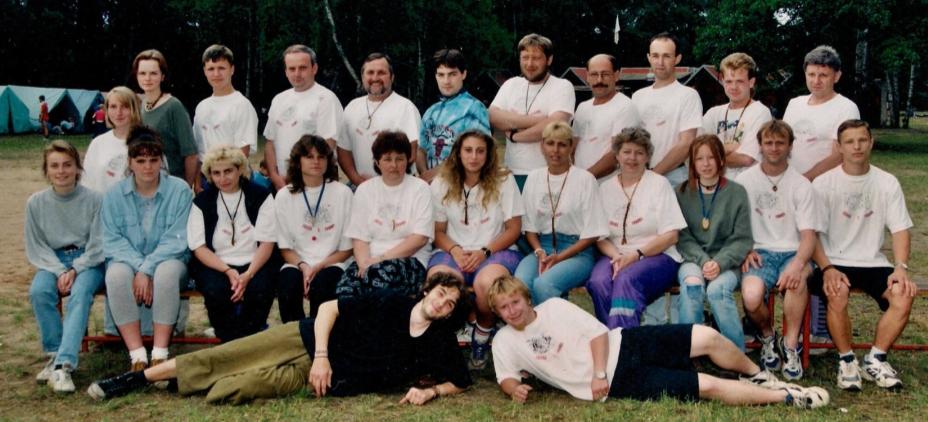Roželov a okolí SLOUP v ČECHÁCH - ZÁTIŠÍ 1996 Třemšínská rozhledna Horní řada stojící z leva:???,???, Ladislav Grusser, Václav Čámek, Karol Hanko,?
