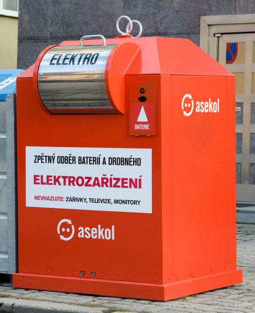 TYTO KONTEJNERY JSOU