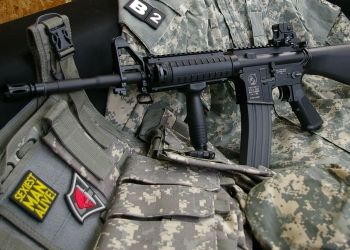 CYBG G&G Colt M4A1 T. kov blow back AEG Pušky typu M4 jsou v současné době asi nejrozšířenější platformou airsoftových zbraní.